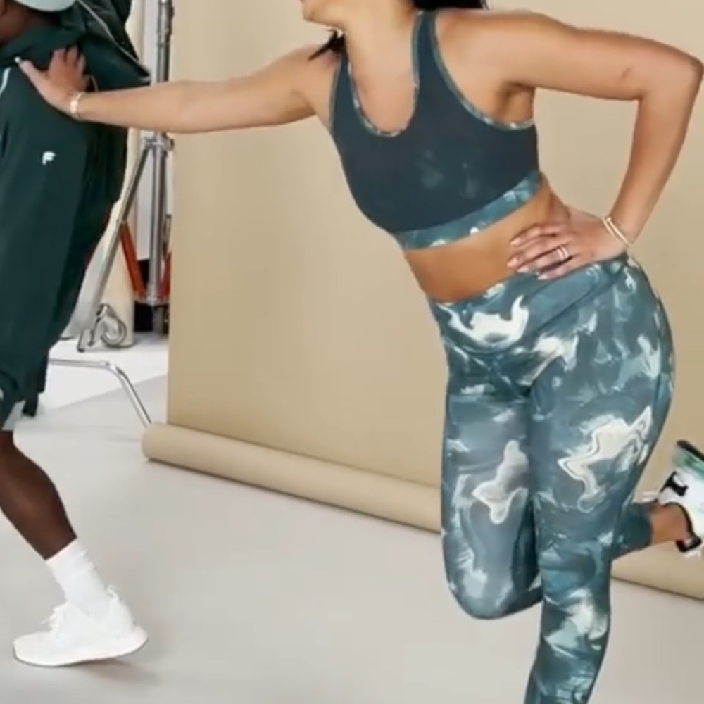 Fabletics Powerhold Set: L sports bra, XL Legging